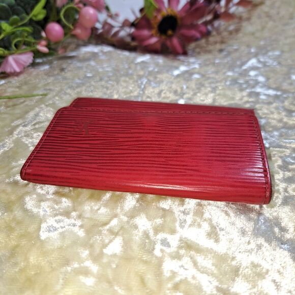 Authentic Louis Vuitton Epi Keyring - Picture 10 of 10